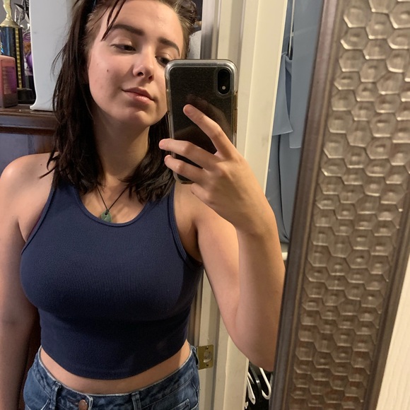 Meet your Posher, Ainsley - Picture 1 of 1